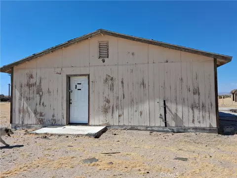 34115 Mountain Vw, Hinkley, CA 92347 photo 2