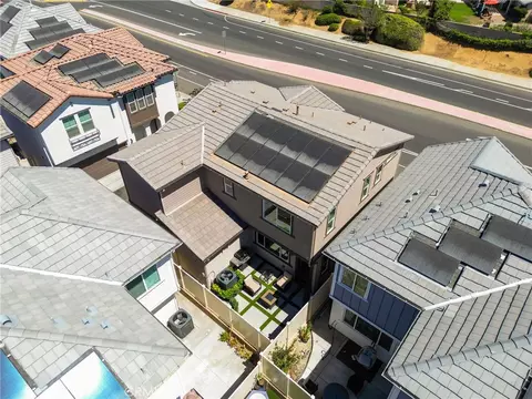 View/Area - 7182 Beck Dr, Riverside, CA 92503 photo 4 of 12