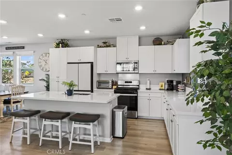 Kitchen - 7182 Beck Dr, Riverside, CA 92503 photo 4 of 4