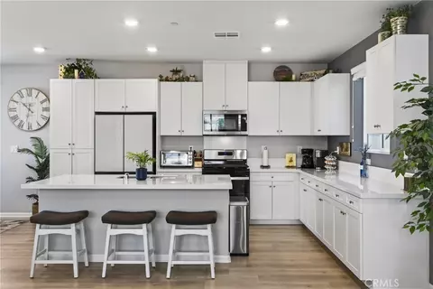 Kitchen - 7182 Beck Dr, Riverside, CA 92503 photo 3 of 4