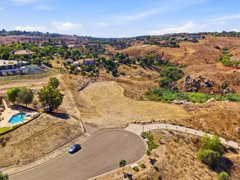 6824 Boulder Crk, Riverside, CA 92506