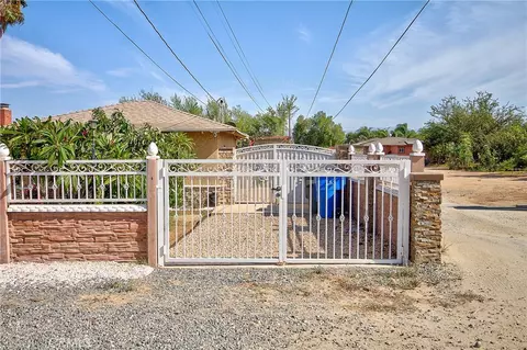 Exterior - 10884 Cypress Ave, Riverside, CA 92505 photo 1 of 10