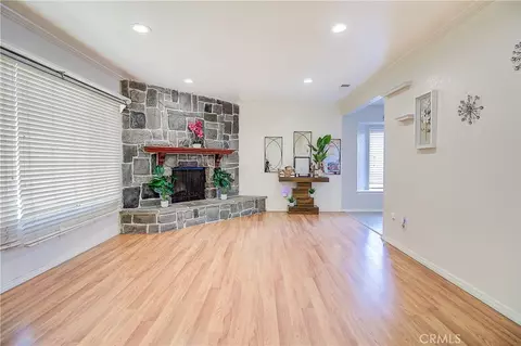 Living - 10884 Cypress Ave, Riverside, CA 92505 photo 2 of 4