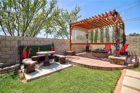 Exterior - 10884 Cypress Ave, Riverside, CA 92505 photo 6 of 10