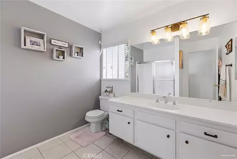 Bath - 11246 Coolwater Dr, Riverside, CA 92505 photo 3 of 6