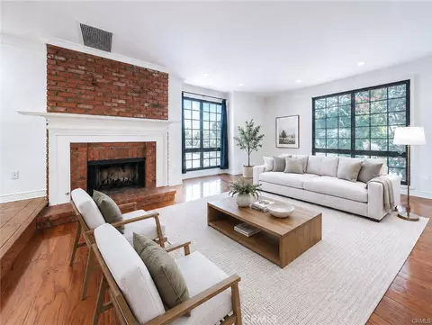 18100 Burbank #14, Tarzana, CA 91356