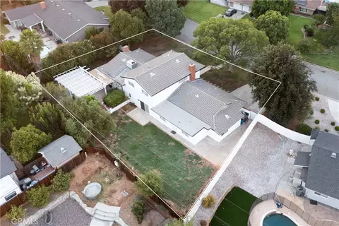 View/Area - 2350 Shadow Hill Dr, Riverside, CA 92506 photo 2 of 2