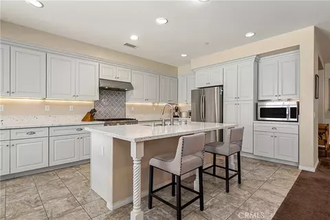 Kitchen - 9226 Alta Cresta, Riverside, CA 92508 photo 4 of 8