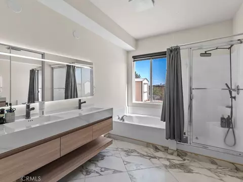 Bath - 8154 Calpella, Hesperia, CA 92345 photo 1 of 5