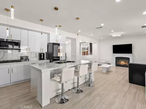 Kitchen - 8154 Calpella, Hesperia, CA 92345 photo 4 of 5