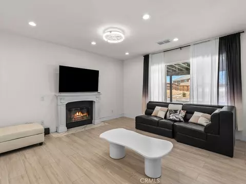 Living - 8154 Calpella, Hesperia, CA 92345 photo 2 of 9