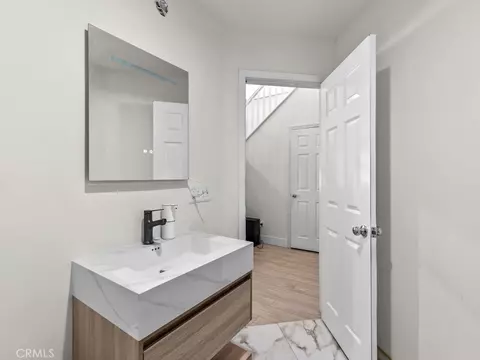 Bath - 8154 Calpella, Hesperia, CA 92345 photo 4 of 5