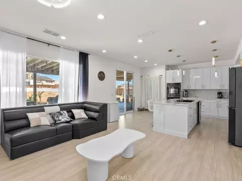 Living - 8154 Calpella, Hesperia, CA 92345 photo 5 of 9