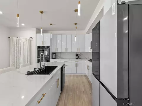 Kitchen - 8154 Calpella, Hesperia, CA 92345 photo 3 of 5