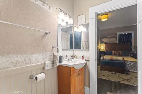Bath - 4048 9th St, Riverside, CA 92501 photo 1 of 1