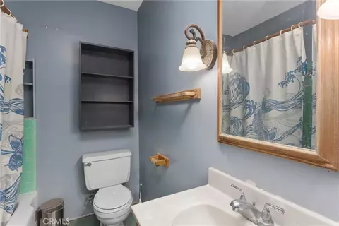 Bath - 5841 Palm Ave, Riverside, CA 92506 photo 1 of 1