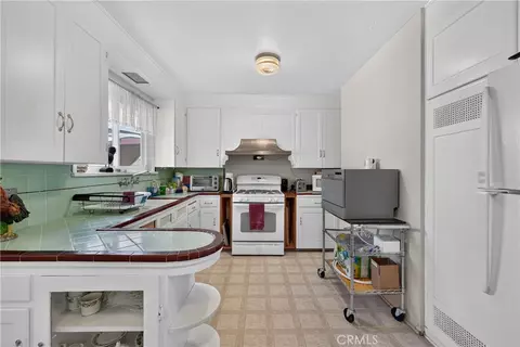 Kitchen - 7307 Lenox Ave, Riverside, CA 92504 photo 3 of 3