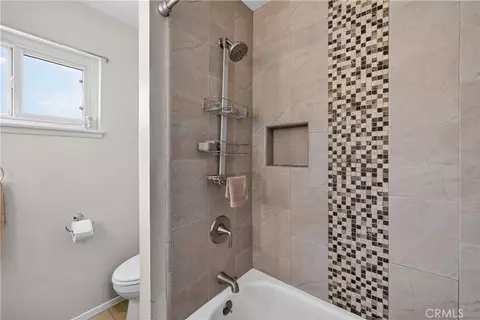 Bath - 4737 Toyon Rd, Riverside, CA 92504 photo 5 of 5