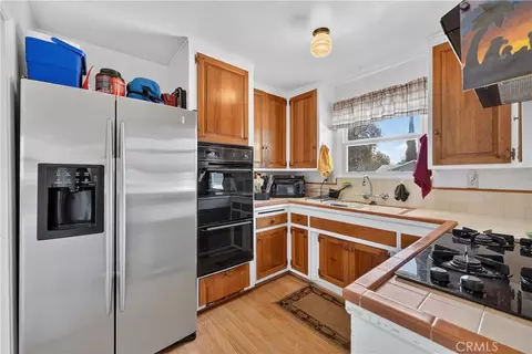 Kitchen - 4737 Toyon Rd, Riverside, CA 92504 photo 1 of 4