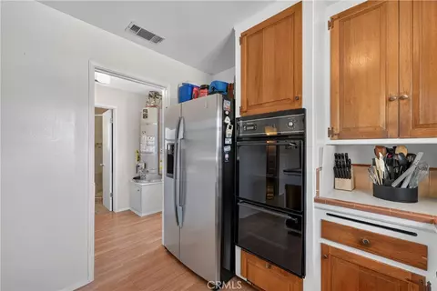 Kitchen - 4737 Toyon Rd, Riverside, CA 92504 photo 4 of 4