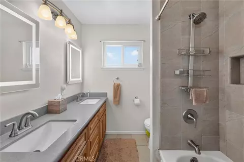 Bath - 4737 Toyon Rd, Riverside, CA 92504 photo 3 of 5