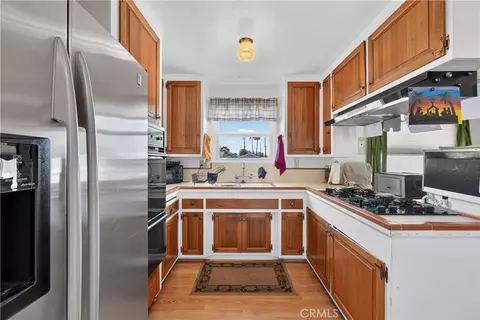 Kitchen - 4737 Toyon Rd, Riverside, CA 92504 photo 2 of 4