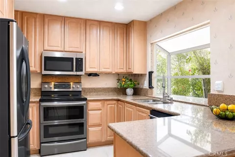 Kitchen - 10415 Charleston, Riverside, CA 92503 photo 2 of 2