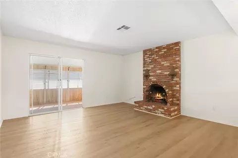 Living - 13689 Sarah St, Yucaipa, CA 92399 photo 3 of 5