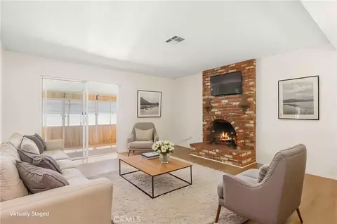 Living - 13689 Sarah St, Yucaipa, CA 92399 photo 2 of 5