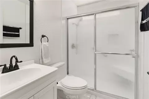 Bath - 29253 Greenbrier Pl, Highland, CA 92346 photo 1 of 4