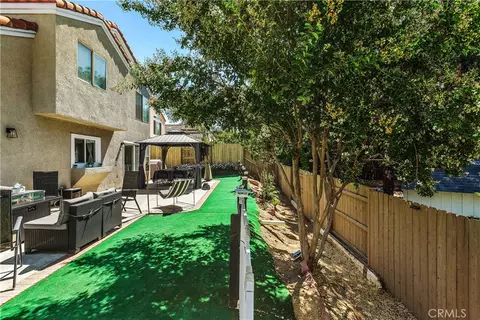 Exterior - 29253 Greenbrier Pl, Highland, CA 92346 photo 3 of 6