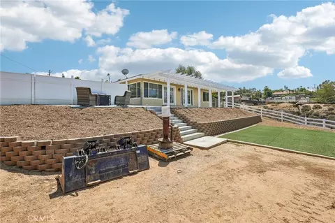 Exterior - 14342 Laurel, Riverside, CA 92503 photo 2 of 10