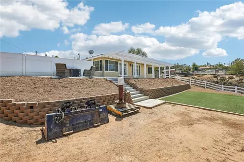 Exterior - 14342 Laurel, Riverside, CA 92503 photo 2 of 8