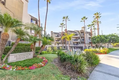 430 Lake St, Huntington Beach, CA 92648