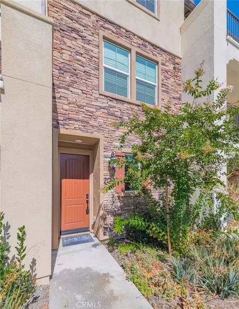 209 Niebla Ln, Mission Viejo, CA 92692