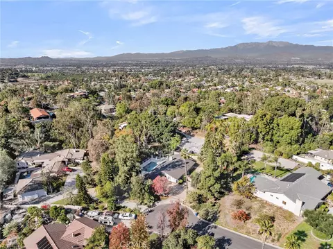 View/Area - 2110 Hathaway, Riverside, CA 92506 photo 7 of 10