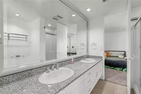 Bath - 2110 Hathaway, Riverside, CA 92506 photo 4 of 4