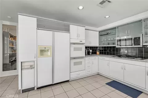 Kitchen - 2110 Hathaway, Riverside, CA 92506 photo 3 of 3