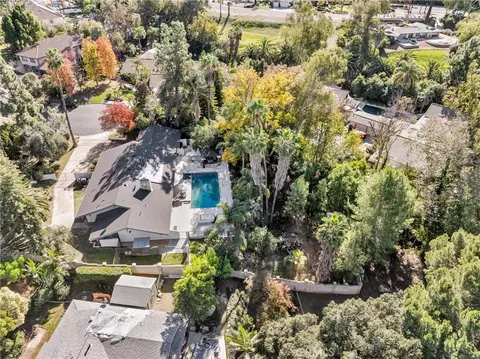 View/Area - 2110 Hathaway, Riverside, CA 92506 photo 4 of 10