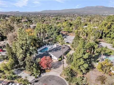 View/Area - 2110 Hathaway, Riverside, CA 92506 photo 1 of 10