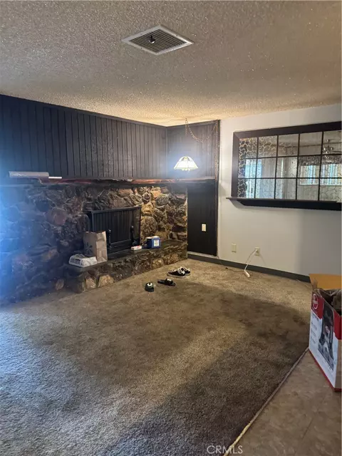 Living - 301 Maryknoll Dr, Colton, CA 92324 photo 12 of 15