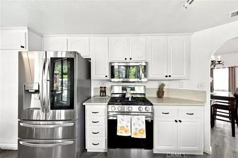 Kitchen - 9186 Limecrest Dr, Riverside, CA 92508 photo 3 of 4