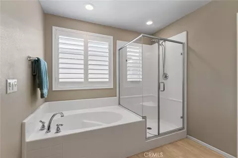Bath - 16796 Golden Bluff Loop, Riverside, CA 92503 photo 2 of 3