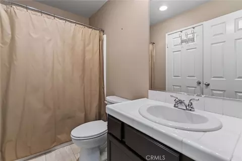 Bath - 16796 Golden Bluff Loop, Riverside, CA 92503 photo 1 of 3