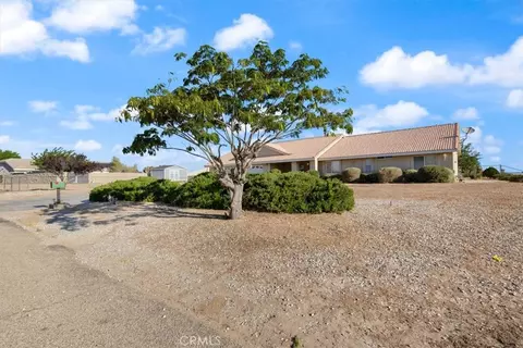 9888 Solano Rd, Victorville, CA 92392