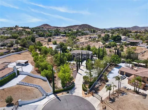 View/Area - 18397 Swallowtail Ln, Riverside, CA 92504 photo 11 of 11
