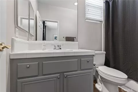 Bath - 18397 Swallowtail Ln, Riverside, CA 92504 photo 2 of 2