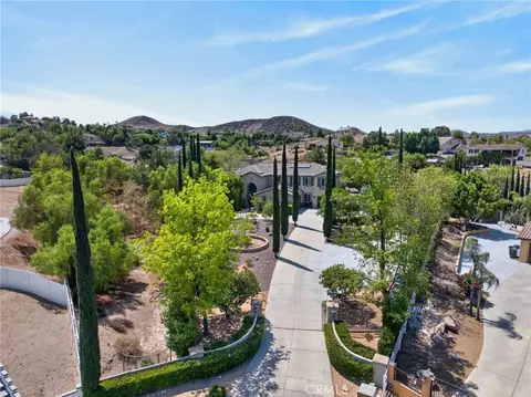 View/Area - 18397 Swallowtail Ln, Riverside, CA 92504 photo 1 of 11