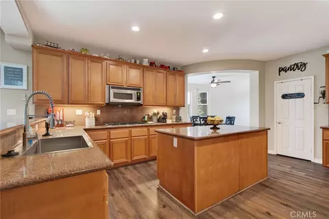 Kitchen - 18397 Swallowtail Ln, Riverside, CA 92504 photo 2 of 6