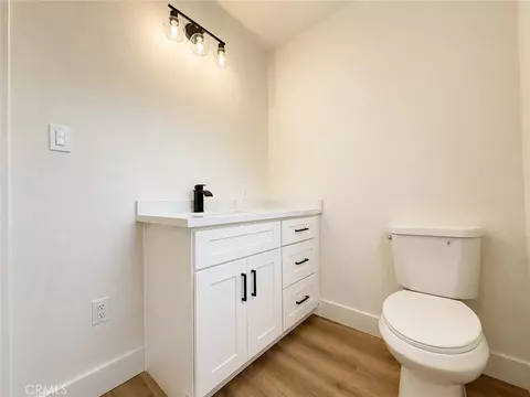 Bath - 4744 Cover, Riverside, CA 92506 photo 3 of 3